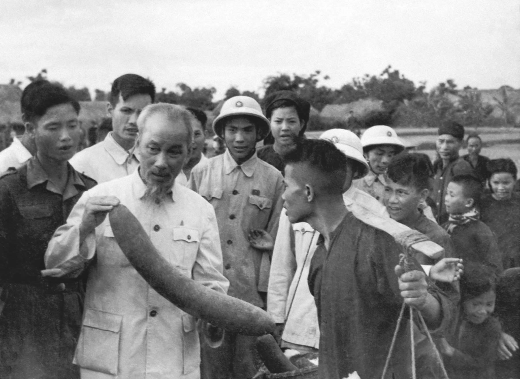 Tư tưởng Hồ Chí Minh: Hãy cùng khám phá tư tưởng vĩ đại của chủ tịch Hồ Chí Minh thông qua hình ảnh đầy ý nghĩa và sâu sắc! Tư tưởng Hồ Chí Minh không chỉ là nguồn cảm hứng mạnh mẽ cho các thế hệ Việt Nam đi trước, mà còn là nguồn tri thức bổ ích để hiểu sâu hơn về văn hóa và lịch sử đất nước.