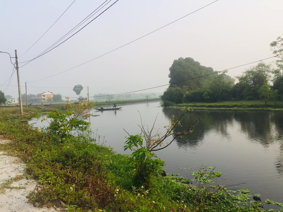 Dòng sông quê Việt là nơi sinh sống và nuôi dưỡng tình cảm của bao thế hệ người dân trên đất nước. Những bức ảnh về dòng sông quê tôi đầy hùng vĩ, tuyệt đẹp, sẽ đem đến cho bạn cảm giác như đang quay về ngôi nhà đầy yêu thương của mình.